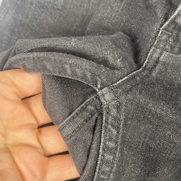 Free People Distressed Faded Black Raw Hem Knee Cut Skinny Jeans - Size 26 - Picture 6 of 13